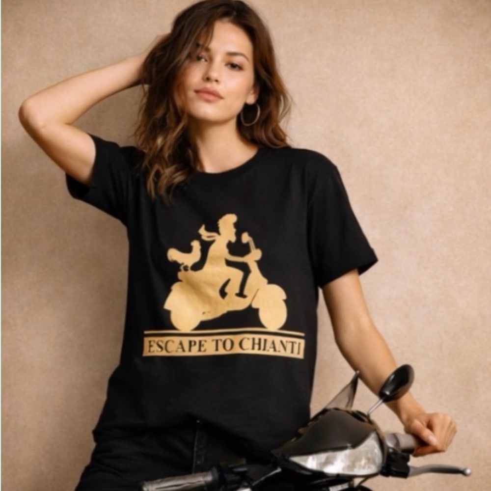 B&C Collection “Escape to Chianti” Graphic T-Shirt Black Size Small